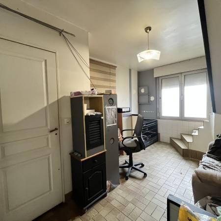 Maison - 218 m² - 9 pièces