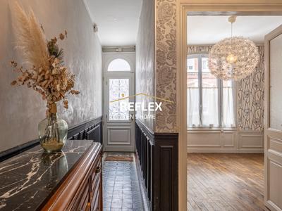 Maison - 280 m² - 9 pièces