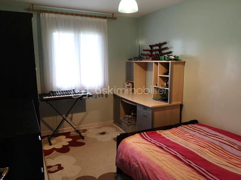 Maison - 183 m² - 8 pièces