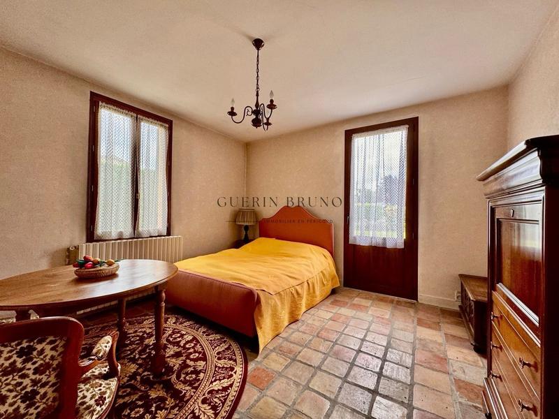 Maison - 230 m² - 6 pièces