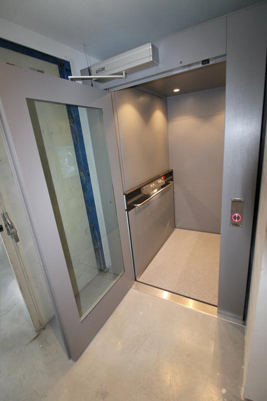 Local d'activités - 1 790 m² - 10 pièces