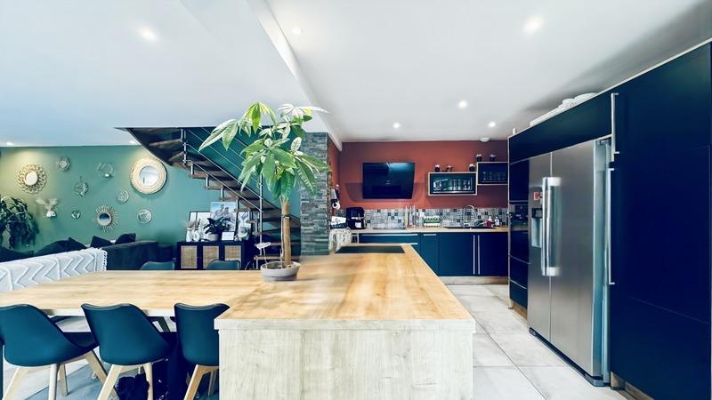 Maison - 180 m² - 5 pièces