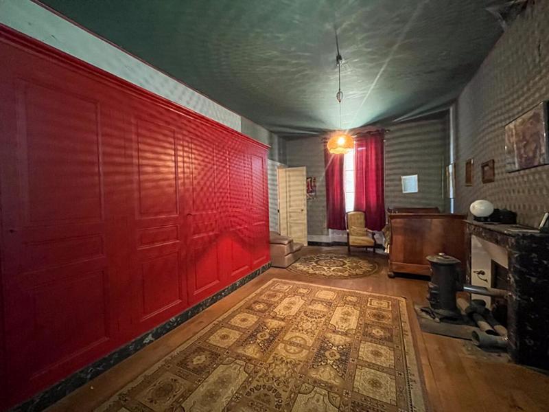 Maison - 235 m² - 14 pièces