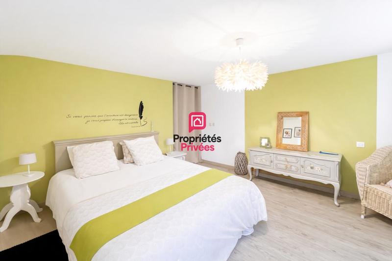 Maison - 273 m² - 8 pièces