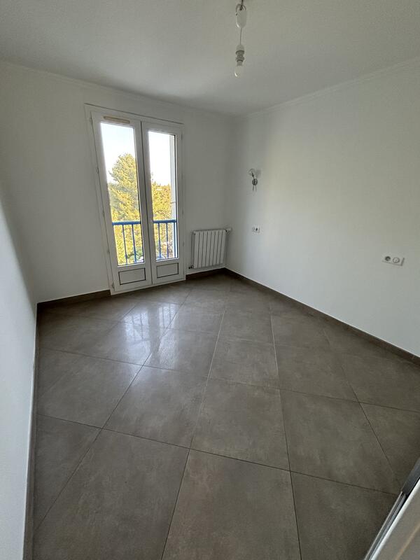 Appartement - 94 m² - 5 pièces