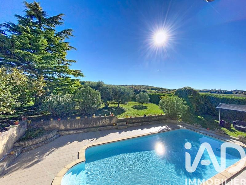 Maison - 210 m² - 7 pièces