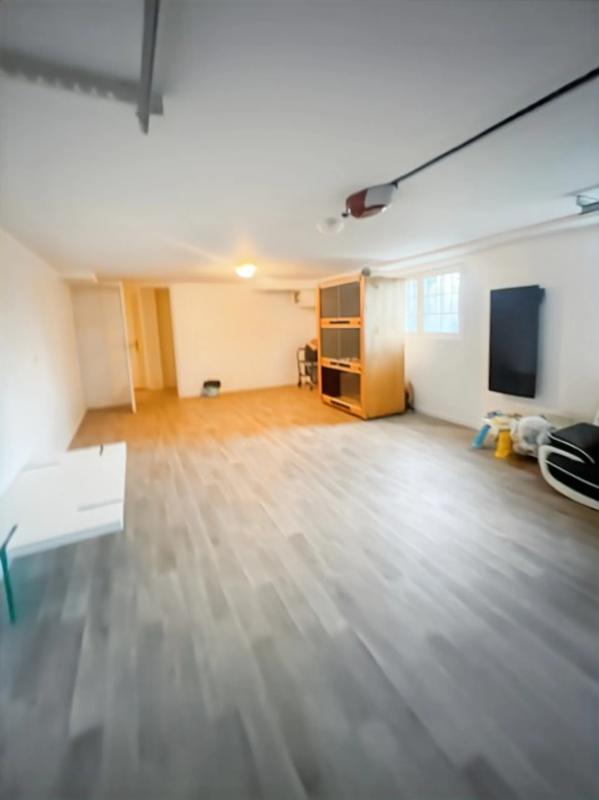 Maison - 235 m² - 7 pièces