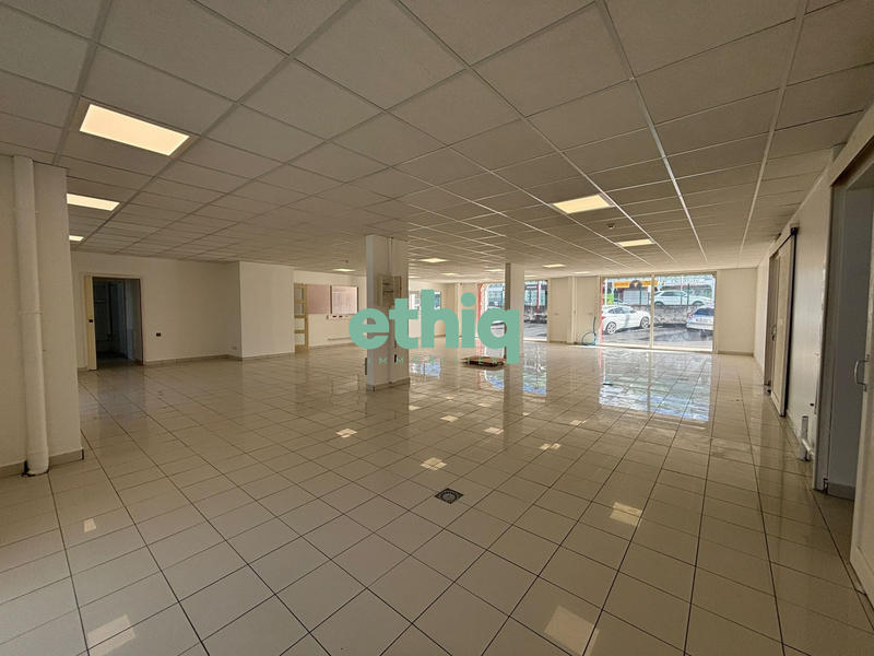 Local commercial - 420 m²
