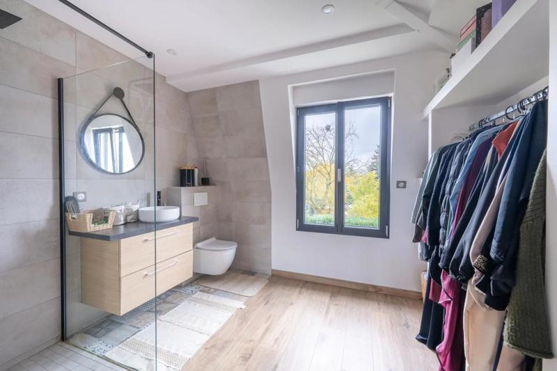 Maison - 168 m² - 8 pièces