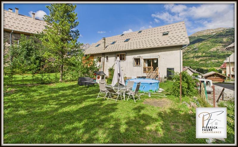 Maison - 252 m² - 8 pièces