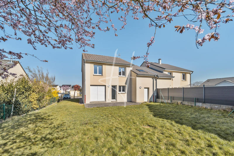 Maison - 120 m² - 6 pièces