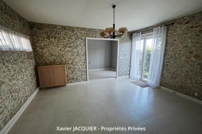 Maison - 94 m² - 5 pièces