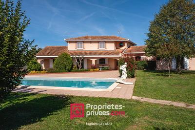 Maison - 296 m² - 8 pièces