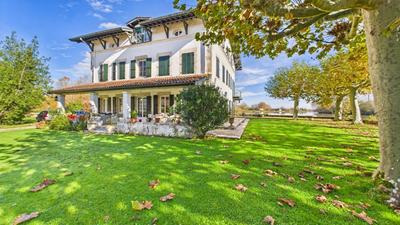 Propriété - 450 m² - 12 pièces