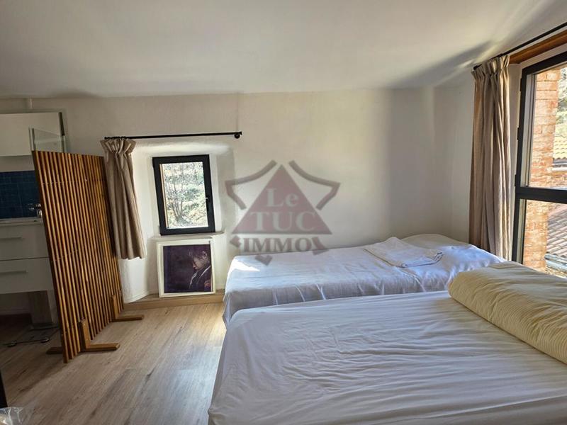 Demeure - 151 m² - 5 pièces