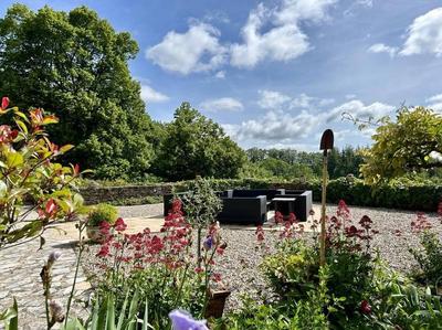 Propriété - 630 m² - 18 pièces