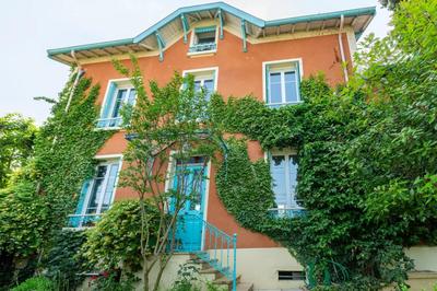 Maison - 320 m² - 8 pièces