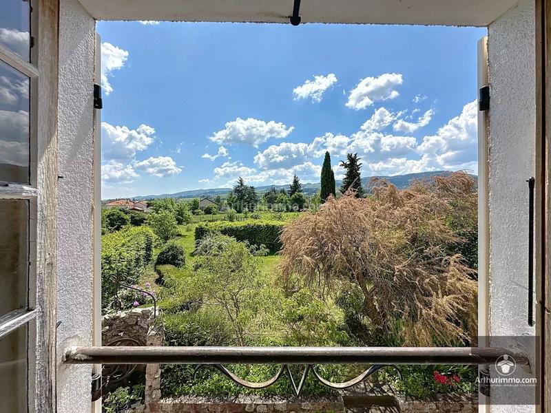 Maison - 240 m² - 10 pièces