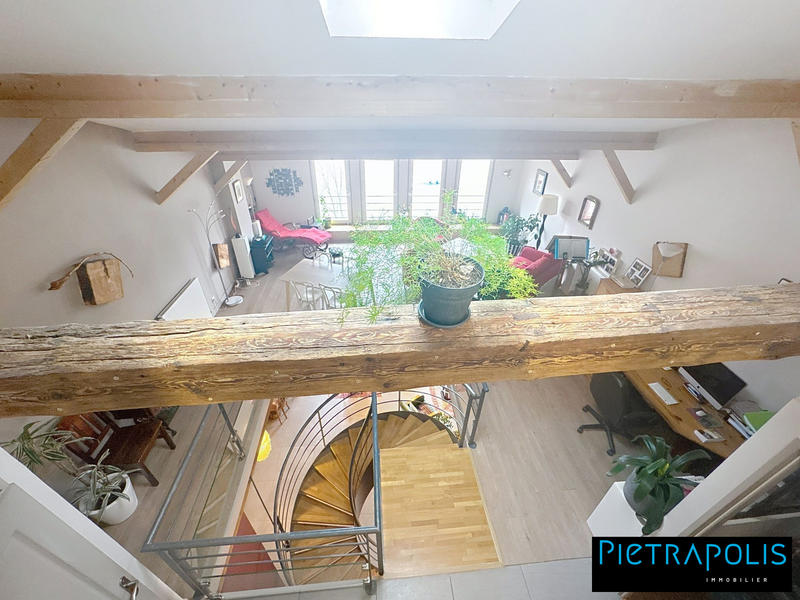 Appartement - 185 m² - 6 pièces