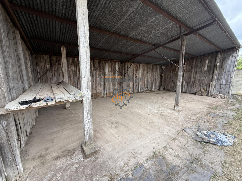 Parking / Garage - 220 m²