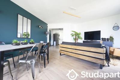 Chambre - 9 m² - 1 pièce