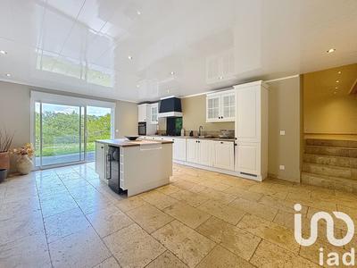 Maison - 230 m² - 5 pièces