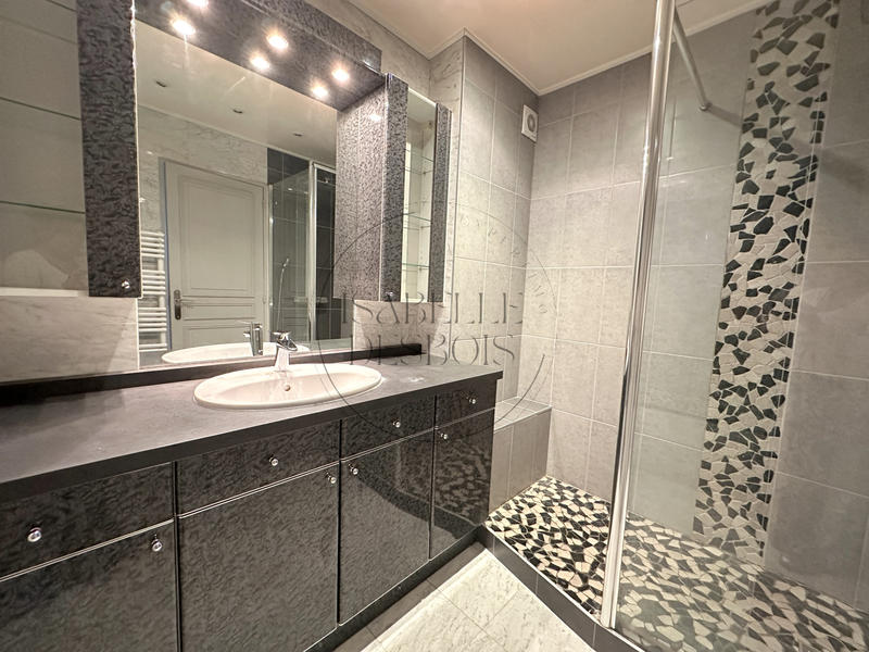 Appartement - 84 m² - 4 pièces