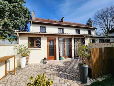 Maison - 91 m² - 6 pièces