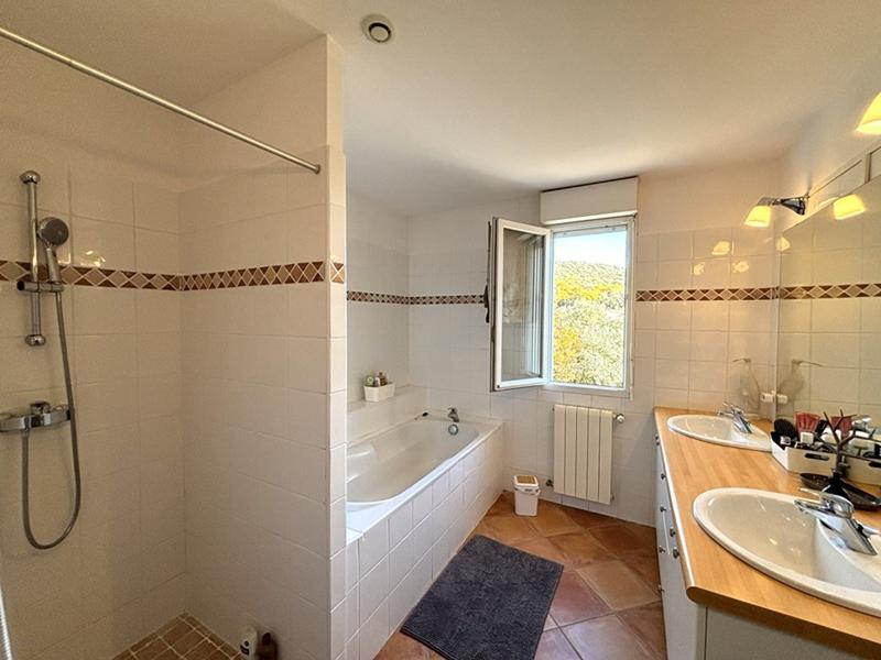 Villa - 200 m² - 5 pièces