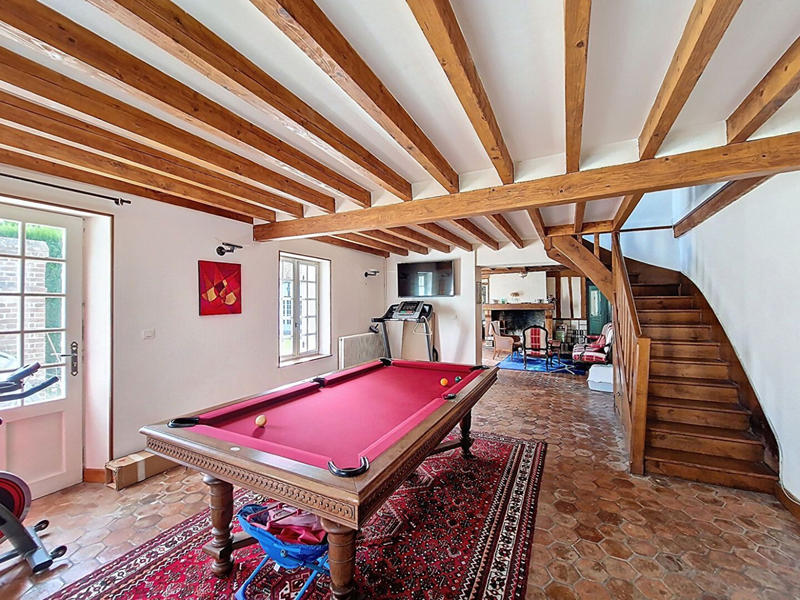 Maison - 270 m² - 10 pièces