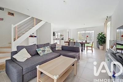 Maison - 99 m² - 5 pièces