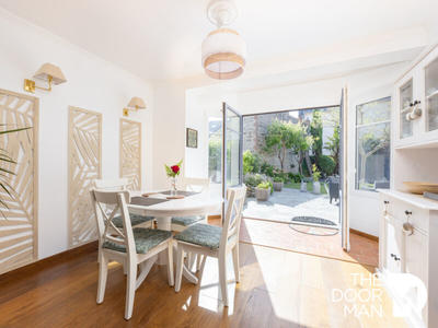 Demeure - 137 m² - 5 pièces