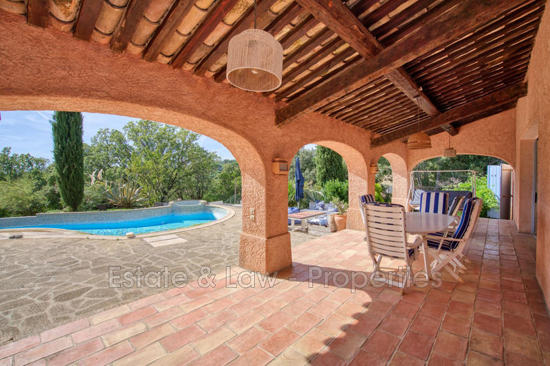 Maison - 220 m² - 7 pièces