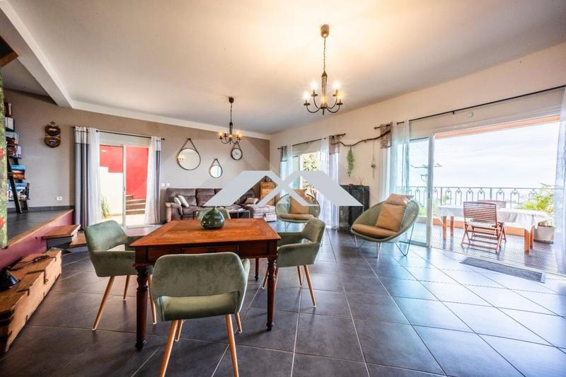 Villa - 211 m² - 7 pièces