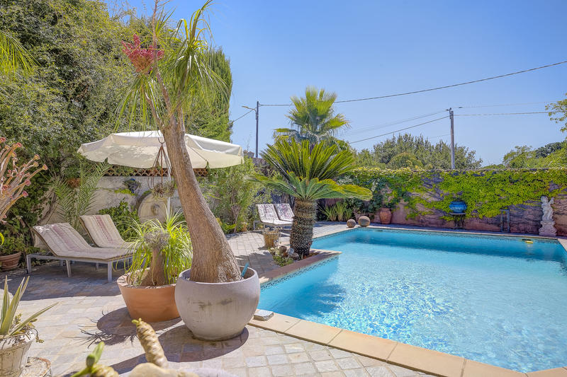 Villa - 214 m² - 6 pièces