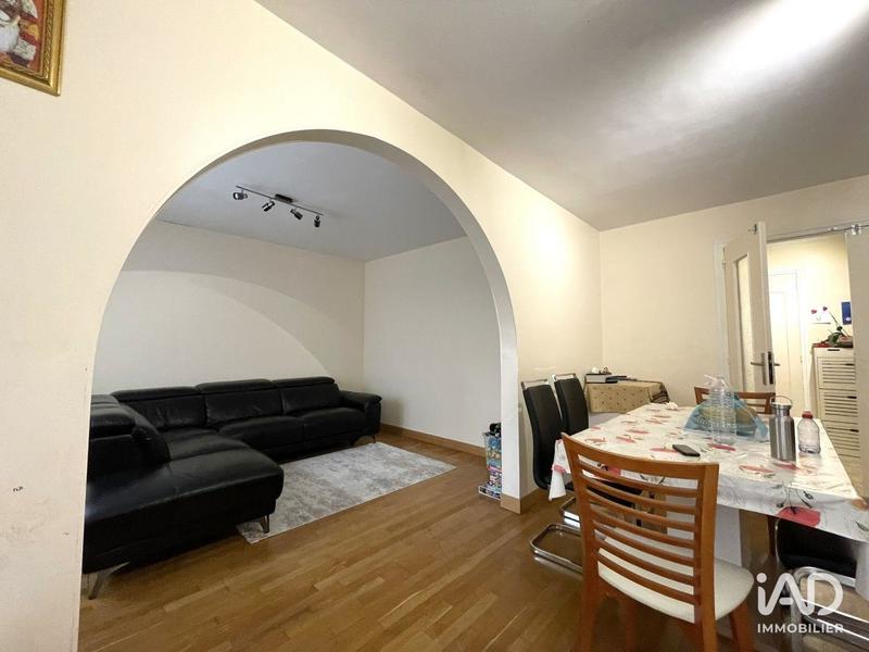 Maison - 233 m² - 7 pièces