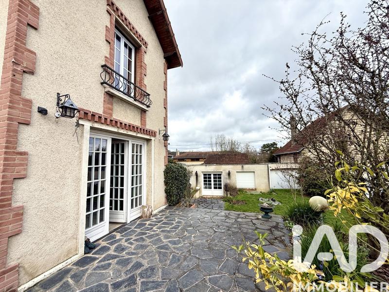 Maison - 240 m² - 9 pièces
