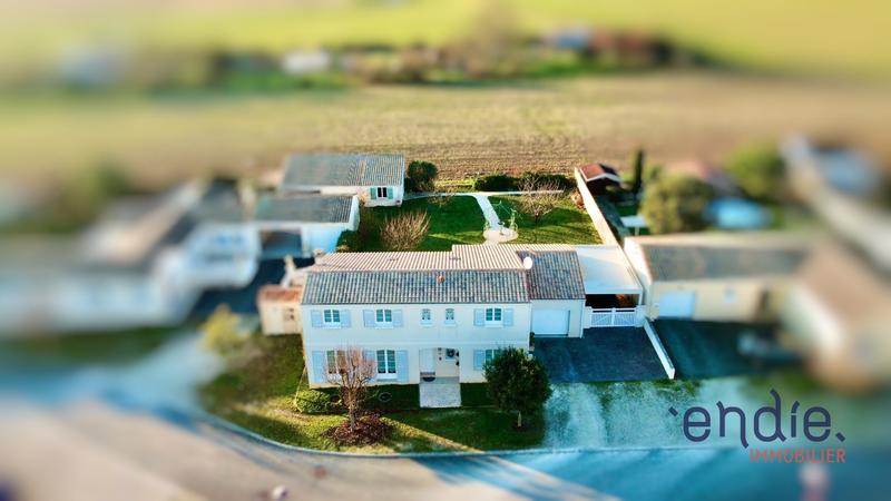 Maison - 183 m² - 7 pièces