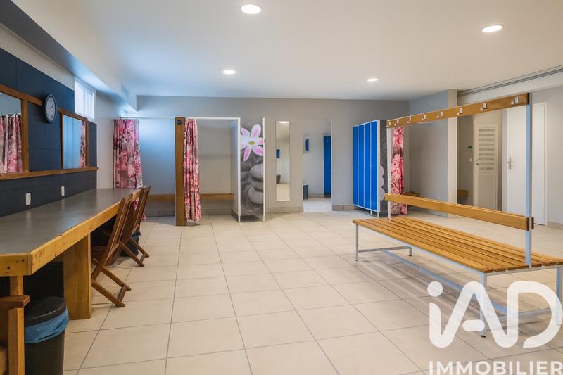 Maison - 930 m² - 4 pièces