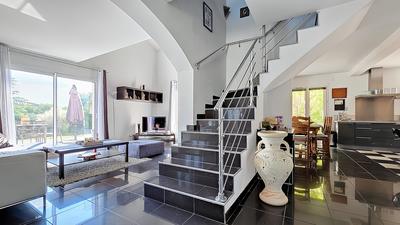 Maison - 147 m² - 7 pièces
