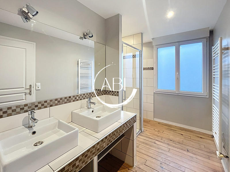 Maison - 140 m² - 6 pièces