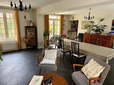 Propriété - 151 m² - 7 pièces