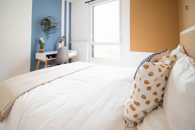 Chambre - 10 m² - 5 pièces