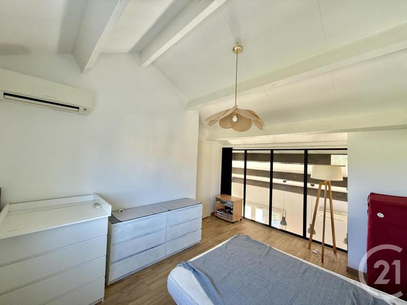 Maison - 96 m² - 5 pièces