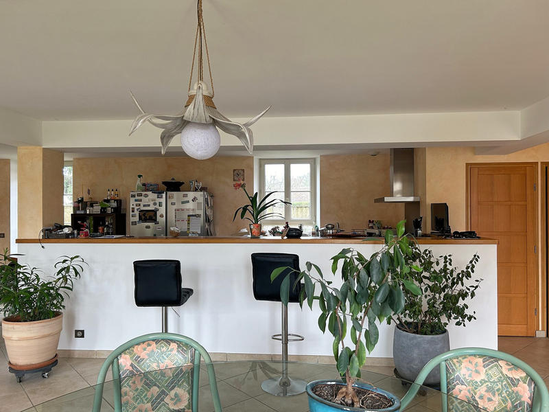 Maison - 325 m² - 12 pièces