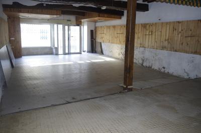 Local commercial - 300 m² - 4 pièces