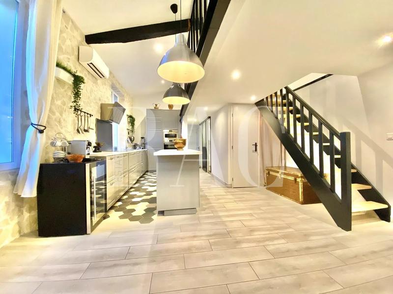 Appartement - 130 m² - 4 pièces