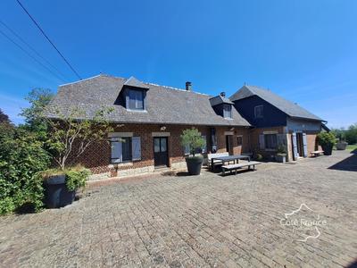 Maison - 230 m² - 9 pièces