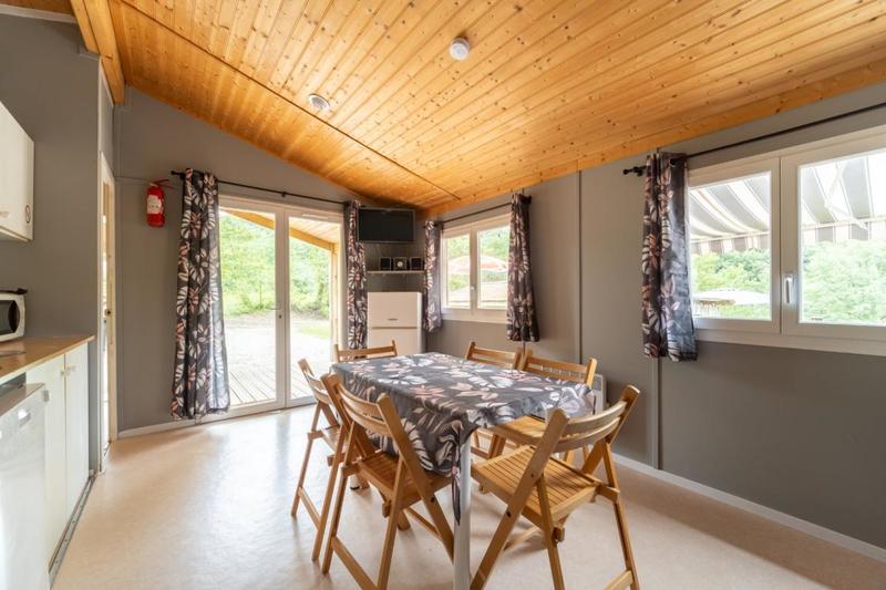 Propriété - 360 m² - 13 pièces