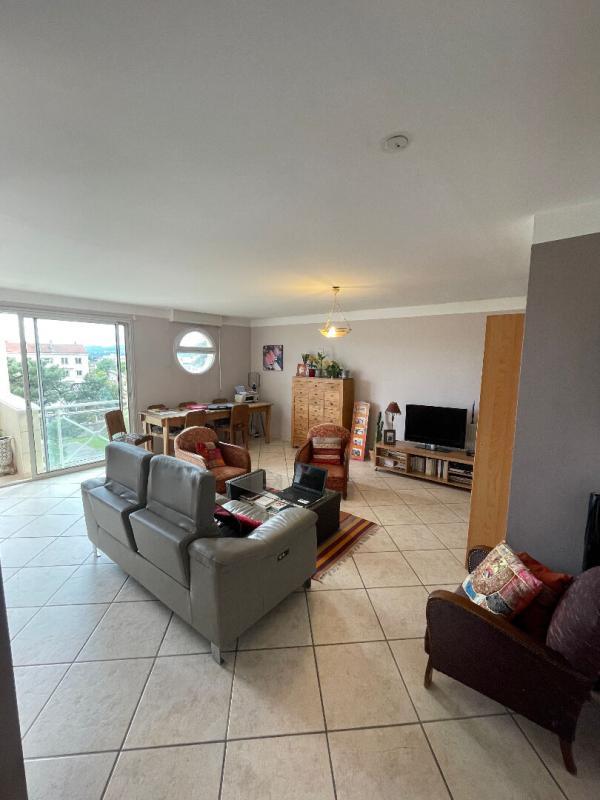 Appartement - 100 m² - 5 pièces